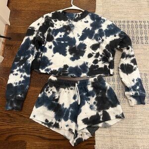 Colsie Blue and White Sweat Set